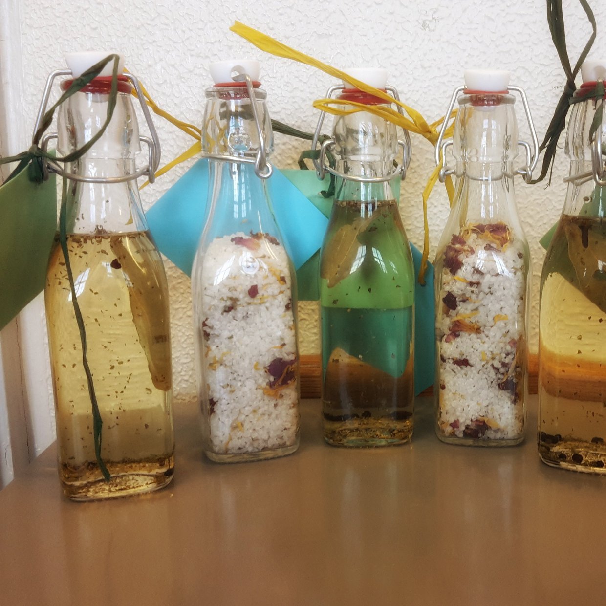 Kraeuteroel_und_salz Kräuteröl
